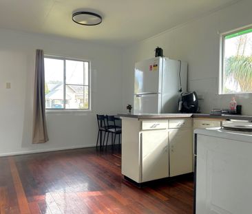 Extra-Large Furnished Room in Convenient Newtown Location - Photo 3