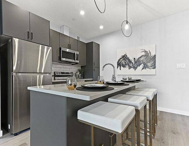 Sora | 722 43A Ave NW, Edmonton - Photo 1