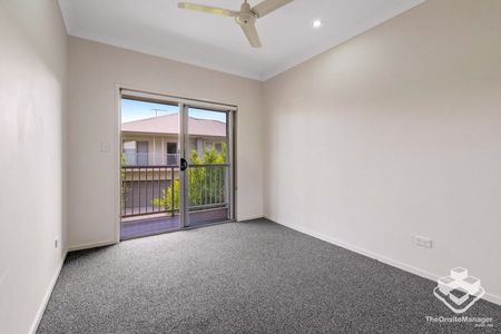 Spacious, Stunning Townhome - Photo 3