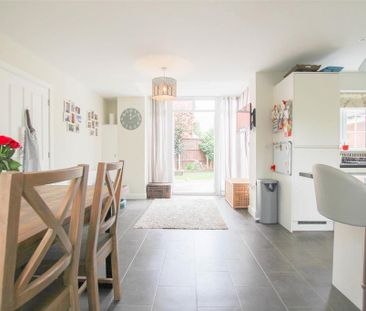 4 bedroom detached house to rent - Photo 3