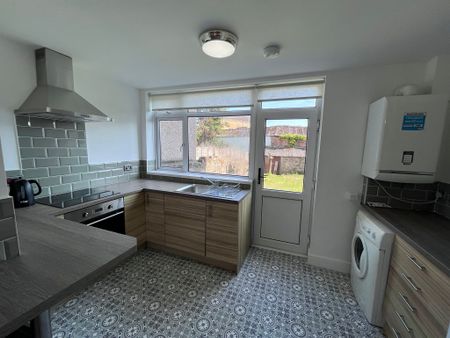 Basement Flat, Walter Road, Swansea. SA1 5PY - Photo 3