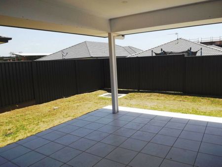 THE COOLEST HOUSE IN THE STREET! - Photo 5