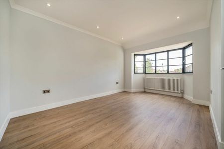 Ashley Drive, TW2, London - Photo 5