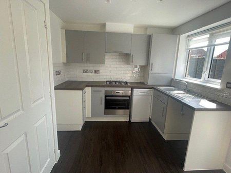 3 bedroom terraced house to rent - Photo 5