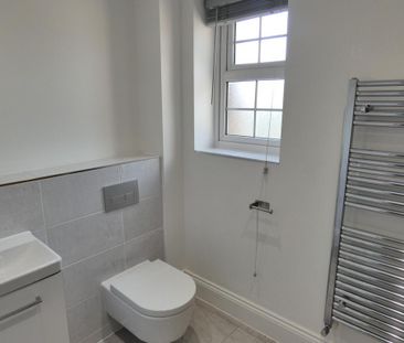 3 bedroom semi-detached house to rent - Photo 4