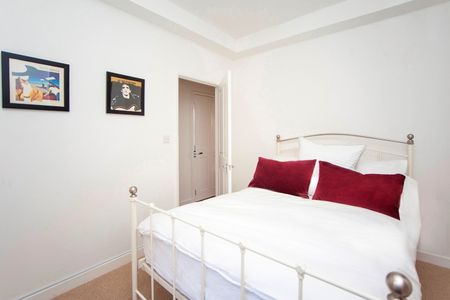 2 Bed Flat, St. Philips, BS2 - Photo 5