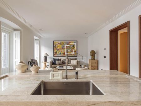 Excellent 2 Bedroom apartment for rent in Cortes / Huertas, Madrid - Photo 4