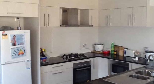 Spacious living - Photo 1