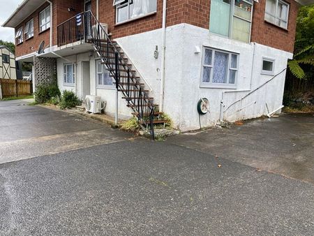 Sunnyvale 2BR Unit with Parking! - Photo 3