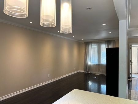 For Lease - 164 Adelaide Avenue, Oshawa, Ontario - Photo 2