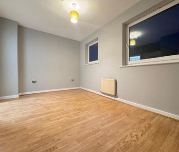 4 bedroom terraced house to rent - Photo 6