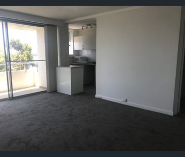 Unfurnished Apartment Overlooking the Swan River! - Photo 2