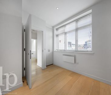 3 Bedroom Flat, Marshall Street, London, Greater London, Soho, W1F - Photo 6