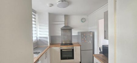 3 bedroom flat to rent - Photo 5