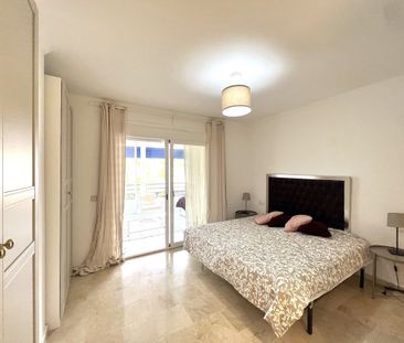 Apartment in Puerto Banús, Costa del Sol - Photo 4