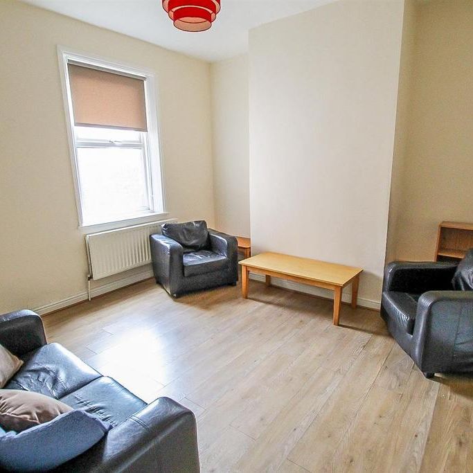 4 bedroom house to rent - Photo 1