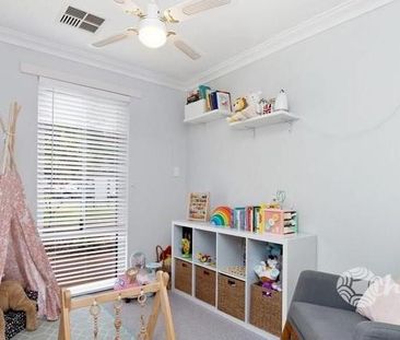 MODERN 3 X 2 FAMILY HOME!!! - Photo 3