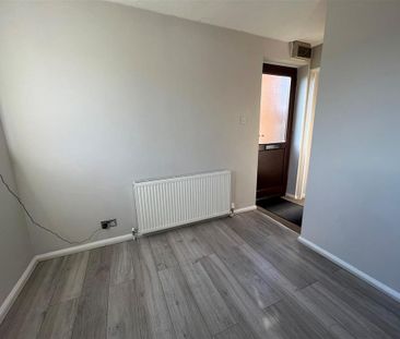 2 bedroom semi-detached house to rent - Photo 6