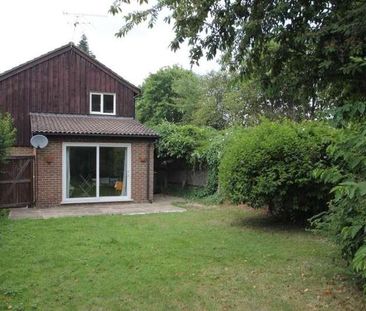 Woking, Surrey, GU21 - Photo 6