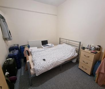 4 bedroom terraced house to rent - Photo 4