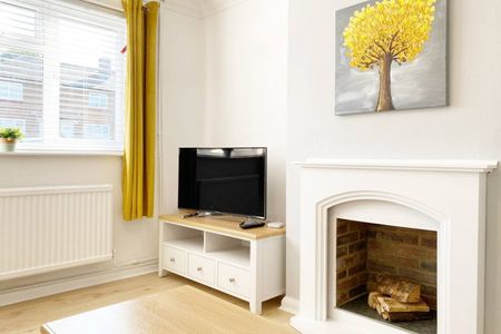 2 Bed Semi-Detached House, Bristol Road, LU3 - Photo 2