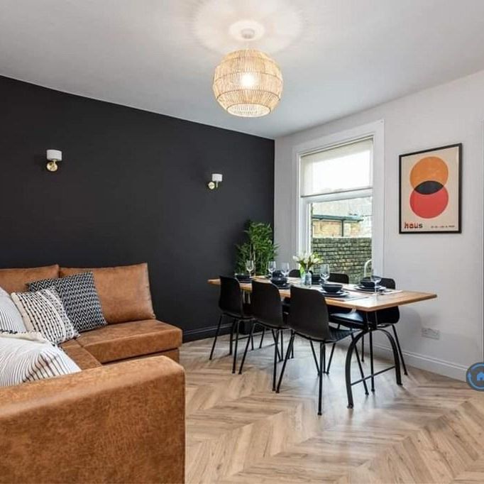 1 bedroom in a house share to rent - Photo 1