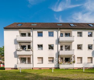 Teilsanierte 3-Zimmer-Wohnung mit Balkon in Celle! - Photo 1