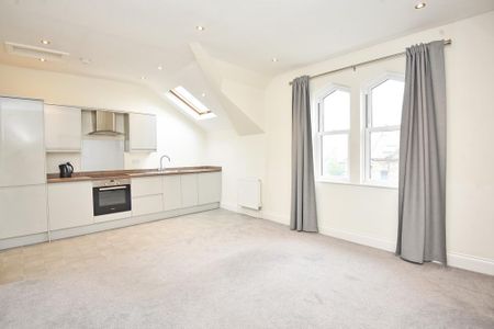 2 bedroom flat to rent - Photo 3