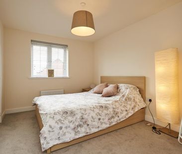 2 bedroom semi-detached house to rent - Photo 2