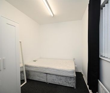 33 Olympia Drive, Belfast, BT12 6NG - Photo 5