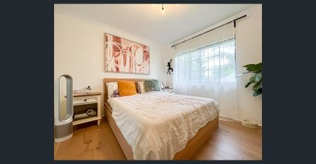 Central Living minutes from Sydney University & Glebe Village - Photo 2