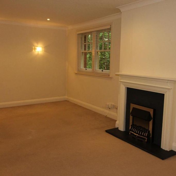 3 bedroom character property to rent - Photo 1