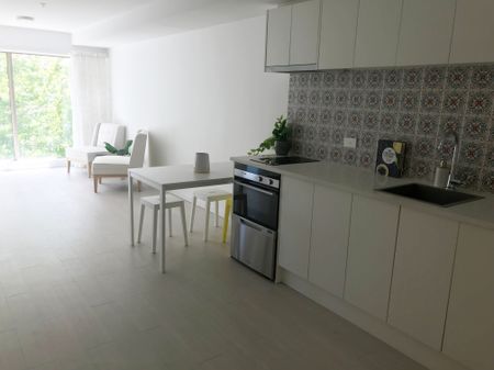 Modern Minimalist - Photo 3