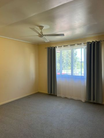 Charming Home in South Toowoomba – a Stone's Throw Away to the Golf Course. - Photo 2