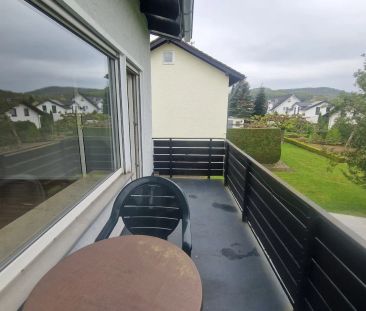 Sanierte 3-Zimmer-Wohnung in Ortsrandlage *Balkon *Carport - Photo 1