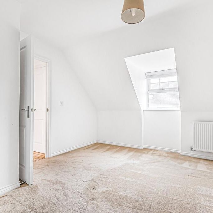 3 bedroom flat to rent - Photo 1