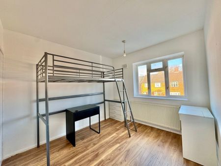 4 bed Semi-Detached House for Rent - Photo 5