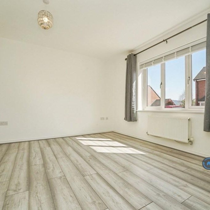 4 bedroom detached house to rent - Photo 1