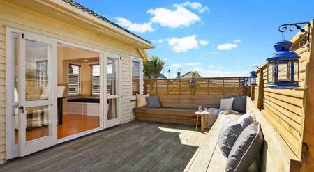 CORNWALL PARK - STANDALONE HOME - BEAUTIFULLY ... - Photo 2