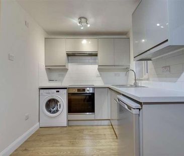 Honeywood Close, Portsmouth, PO3 - Photo 5