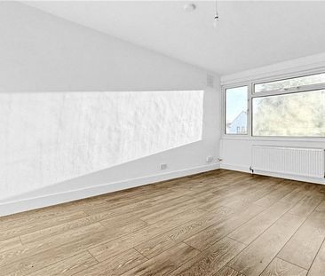 4 bedroom semi-detached house to rent - Photo 4