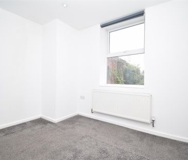 College Grove Road, Wakefield - Photo 2