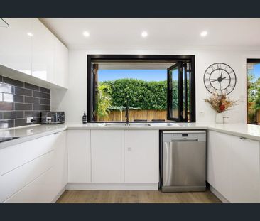 Spacious Family Living Just Moments from Tugun Beach! - Photo 5