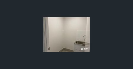 Spacious 3 Bedroom home - Photo 2