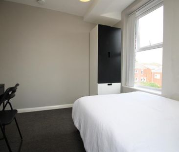 6 bedroom terraced house to rent - Photo 1