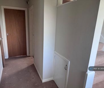 4 bedroom detached house to rent - Photo 3