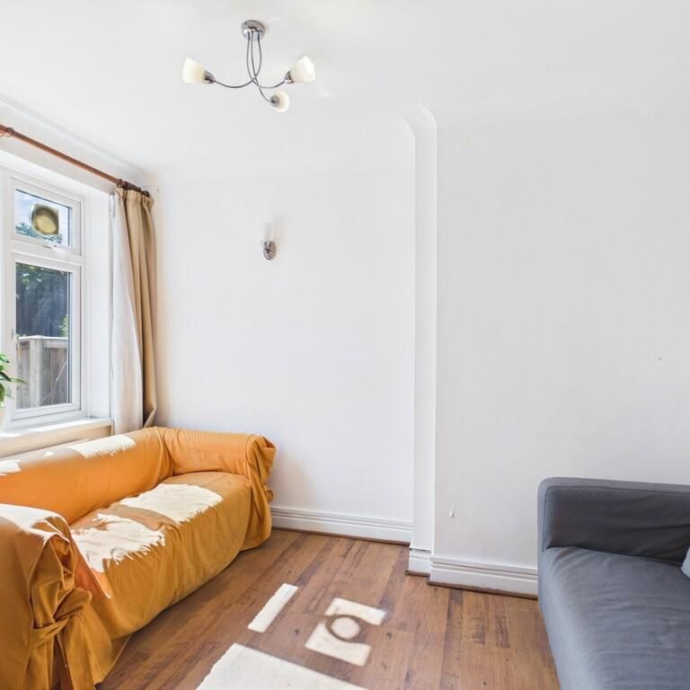 1 bedroom semi-detached house to rent - Photo 1