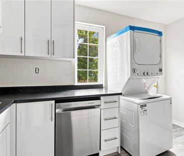 256 BAY Street N, Hamilton, Ontario, L8L1M3 - Photo 3