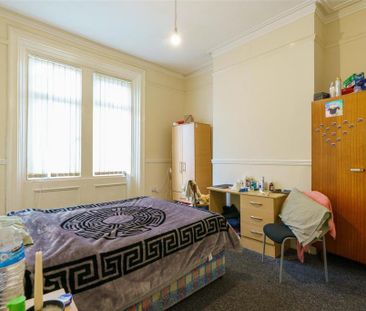 4 bedroom terraced house to rent - Photo 5