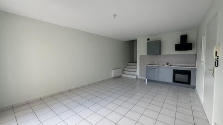 Location Appartement 3 pièces 52m² NIORT 79000 - Photo 3